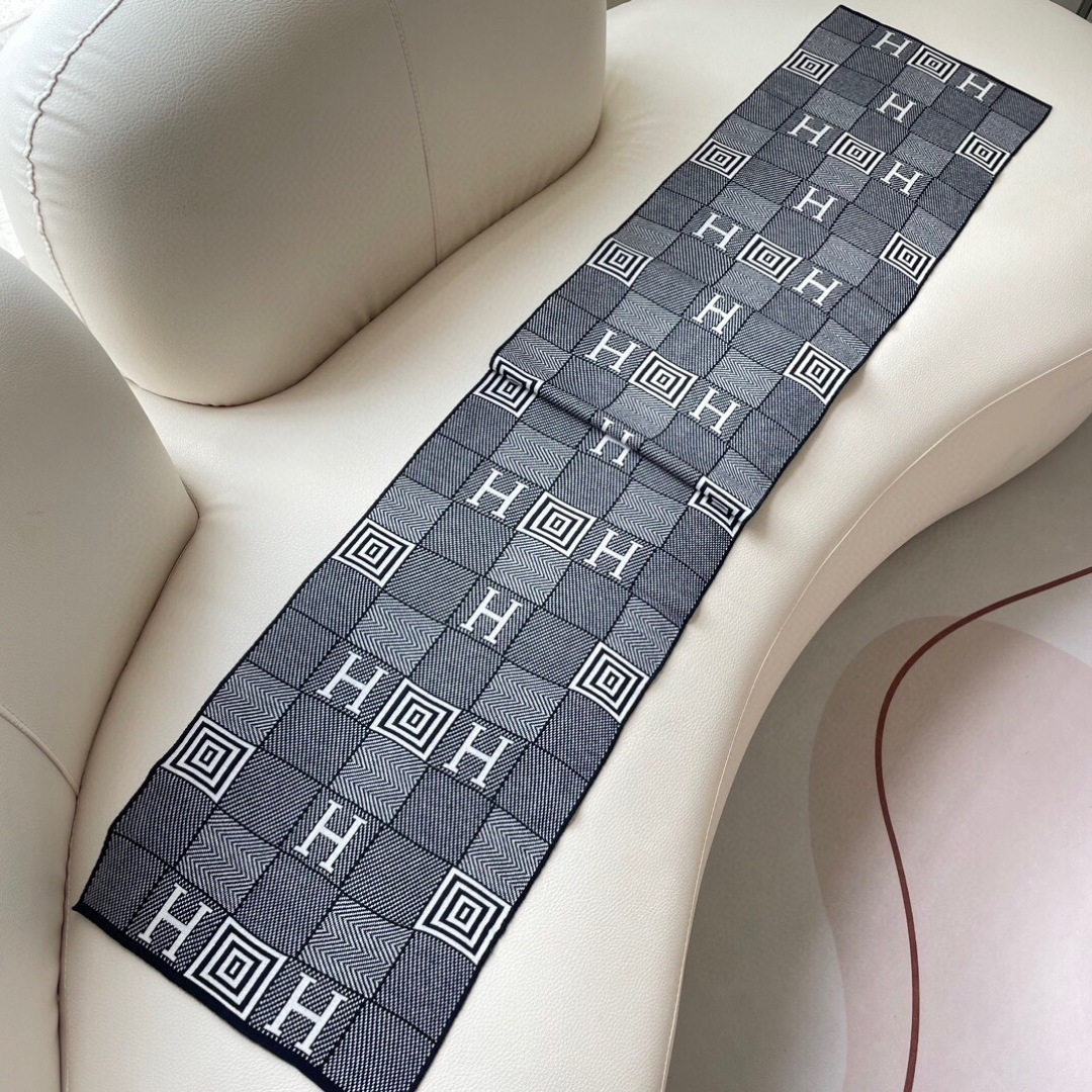 爆款上新 情侣款👍👍爱马仕 独家牛货🐂 奢华尽在尺寸之间，高端品质‼️具有超高羊绒品质才会被此品牌青睐‼