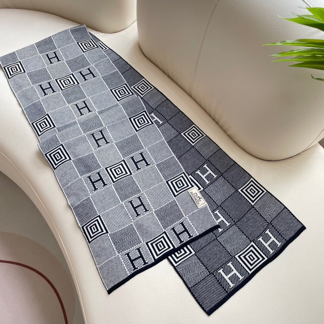 爆款上新 情侣款👍👍爱马仕 独家牛货🐂 奢华尽在尺寸之间，高端品质‼️具有超高羊绒品质才会被此品牌青睐‼