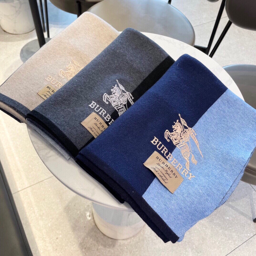 爆款上新 情侣款👍👍B家【经典战马】货🐂 奢华尽在尺寸之间，高端品质‼️具有超高羊绒品质才会被此品牌青睐