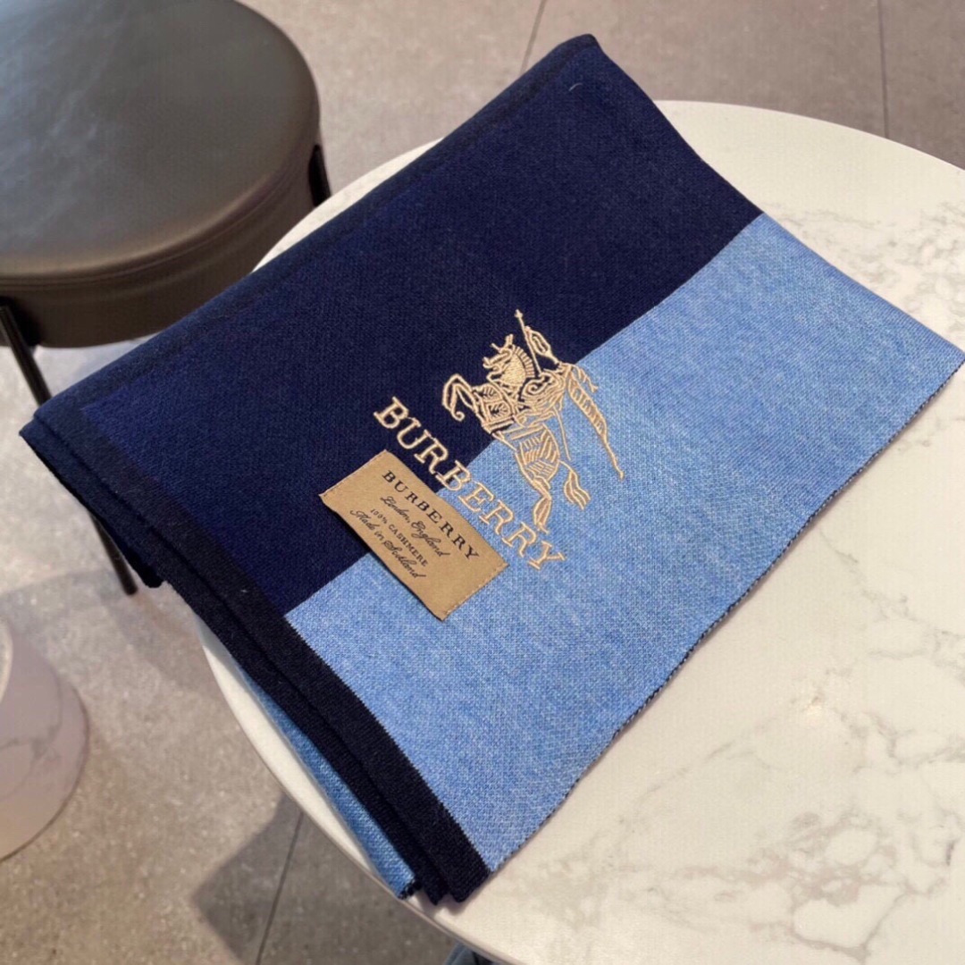 爆款上新 情侣款👍👍B家【经典战马】货🐂 奢华尽在尺寸之间，高端品质‼️具有超高羊绒品质才会被此品牌青睐