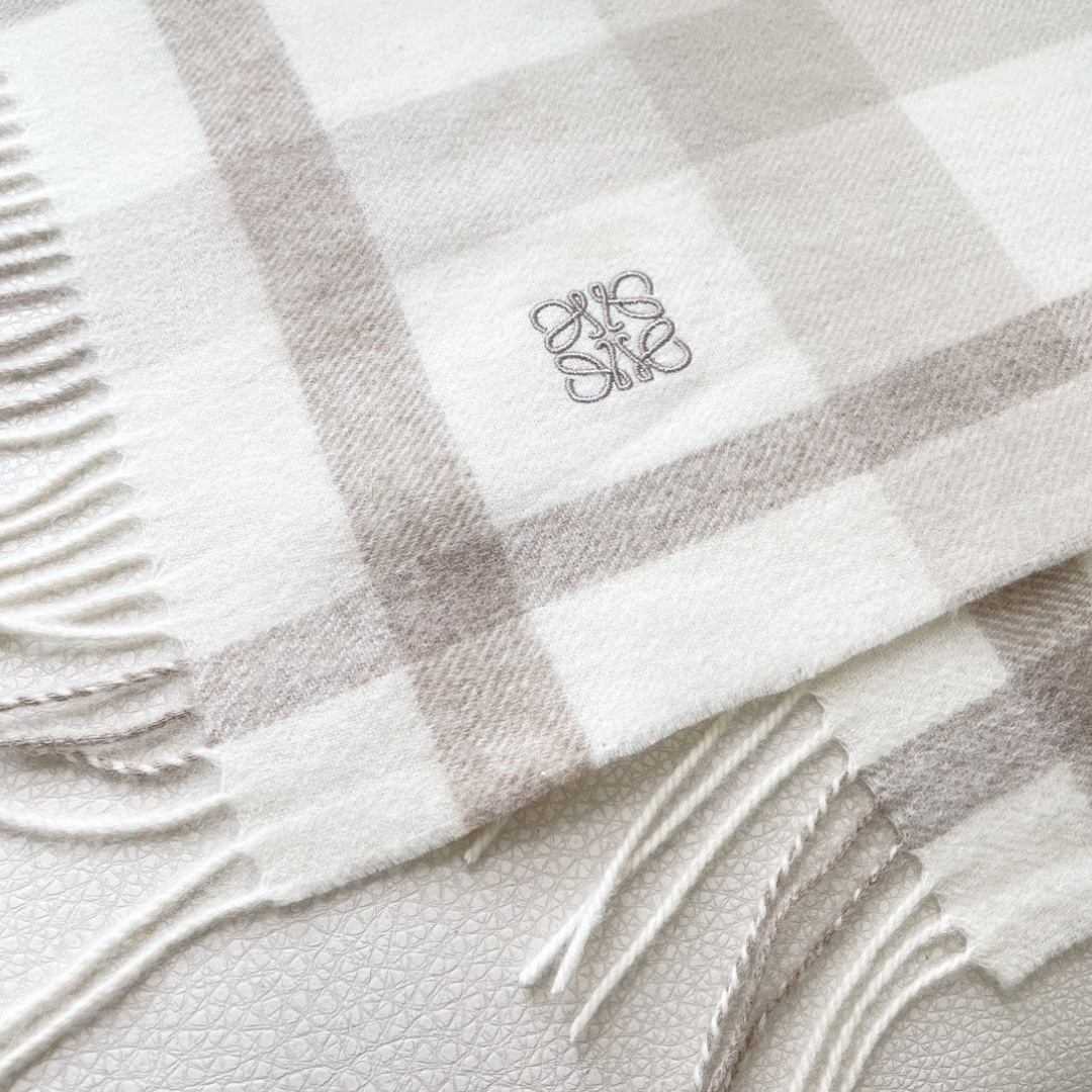 👑👑顶级原单中性款‼️罗意威 很幸運拿到這個品牌的東西，真的不多見，很少在國內做訂單，款式真的少的可怜❗