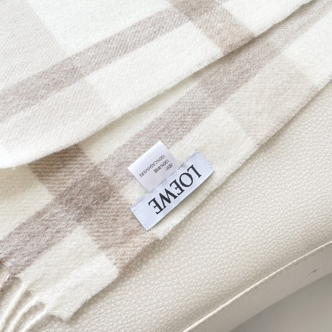 👑👑顶级原单中性款‼️罗意威 很幸運拿到這個品牌的東西，真的不多見，很少在國內做訂單，款式真的少的可怜❗