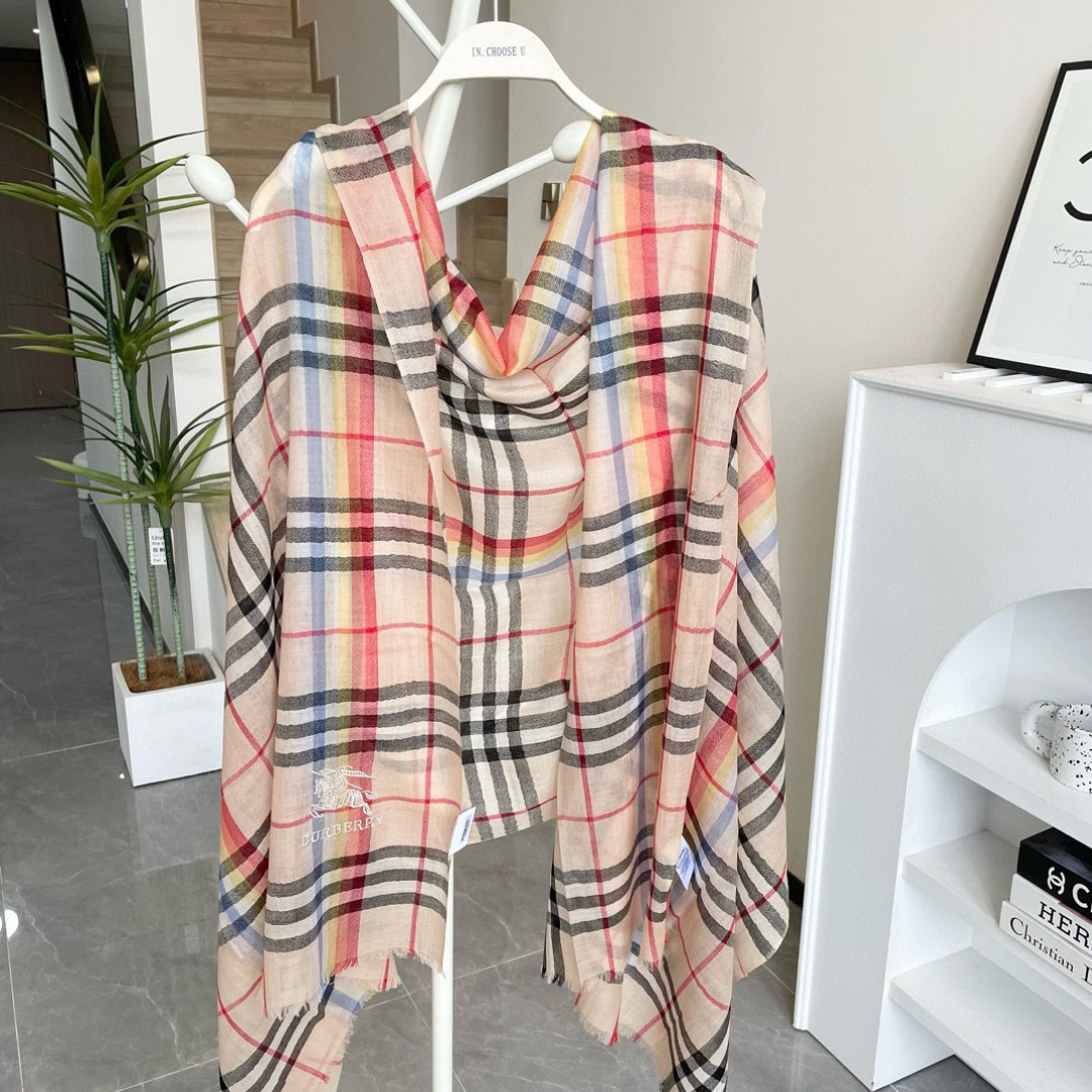 【徽标格纹】羊绒长巾⚜️bur殿堂级御用推荐❗️出口英国的订单！最新经典混纺系列。来的太是时候了❗️非常