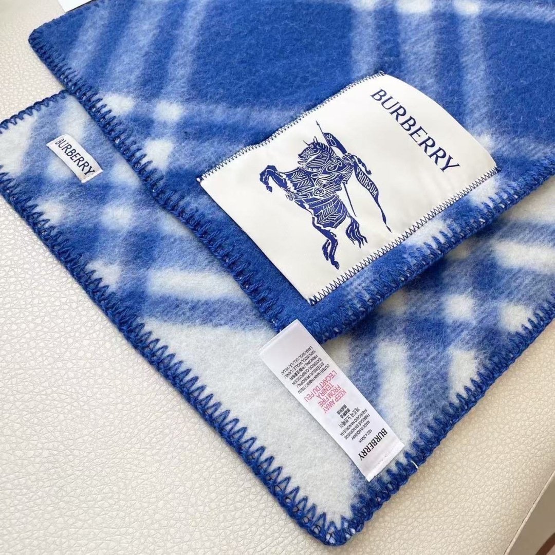 （2025最新版本缩边）𝐁𝐔𝐑𝐁𝐄𝐑𝐑✓最新配色。 【斜格长巾】工艺与材质完全与专柜无区别，粗犷耐用，厚