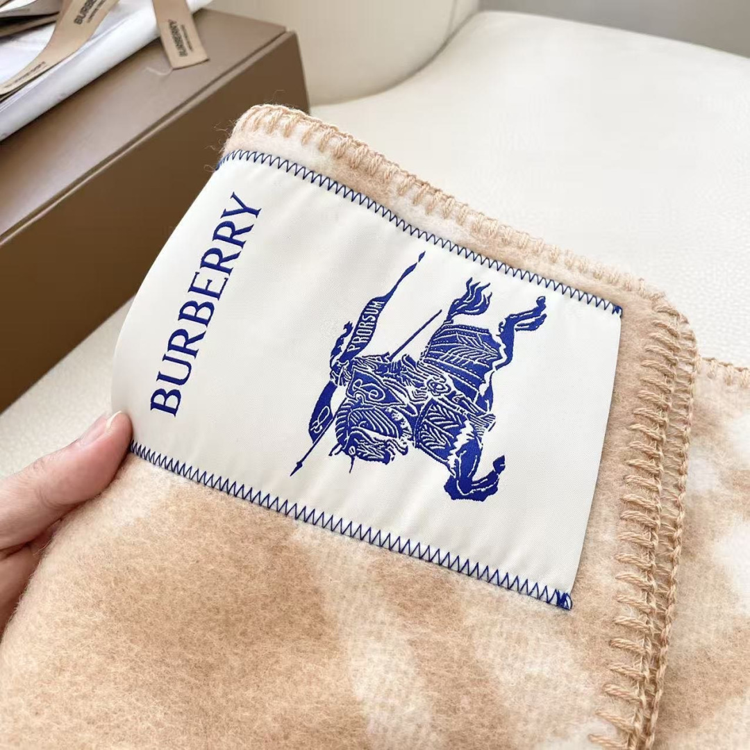 （2025最新版本缩边）𝐁𝐔𝐑𝐁𝐄𝐑𝐑✓最新配色。 【斜格长巾】工艺与材质完全与专柜无区别，粗犷耐用，厚