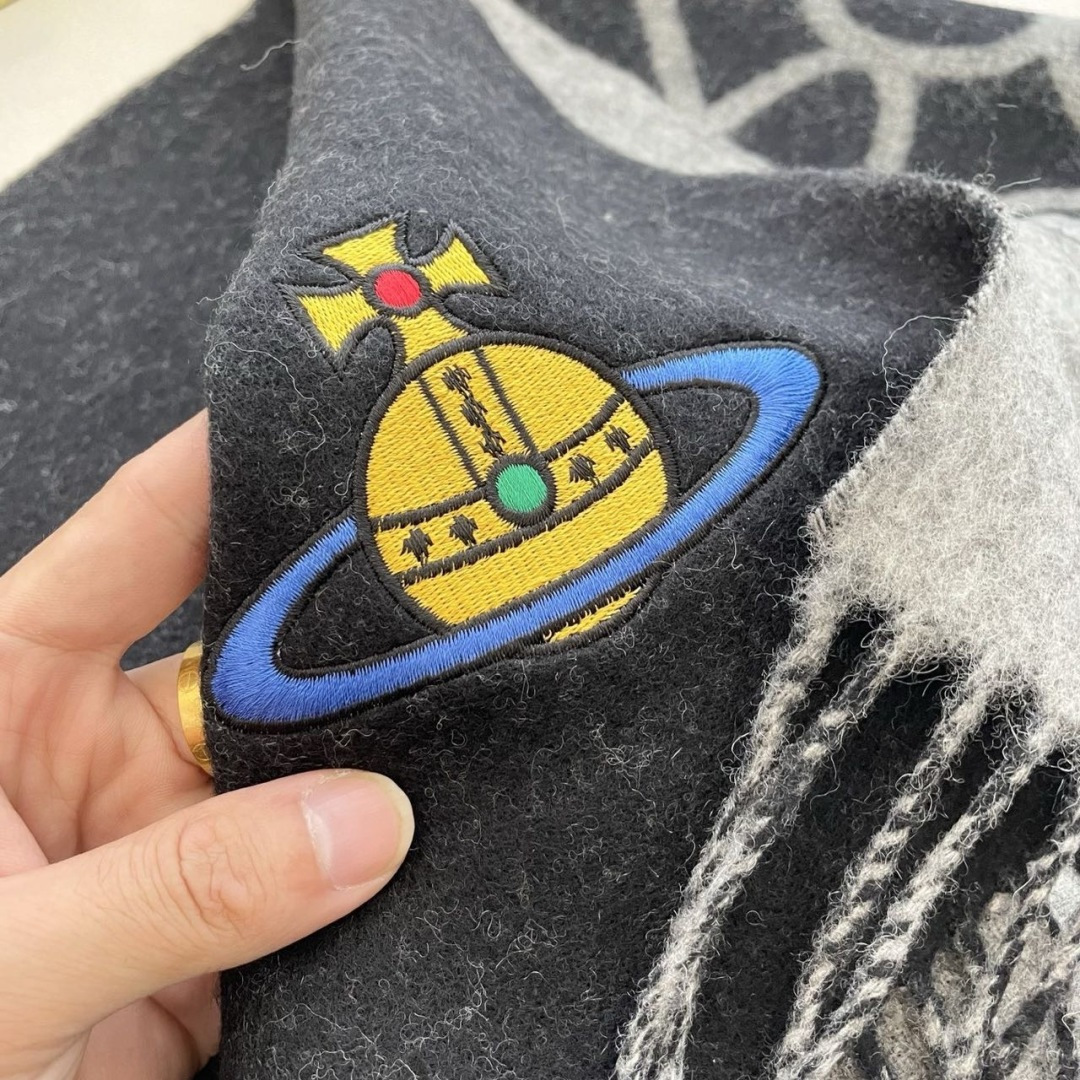 英国朋克教母“西太后Vivienne Westwood”最爱的土星❗❗从精神上，Vivenne West