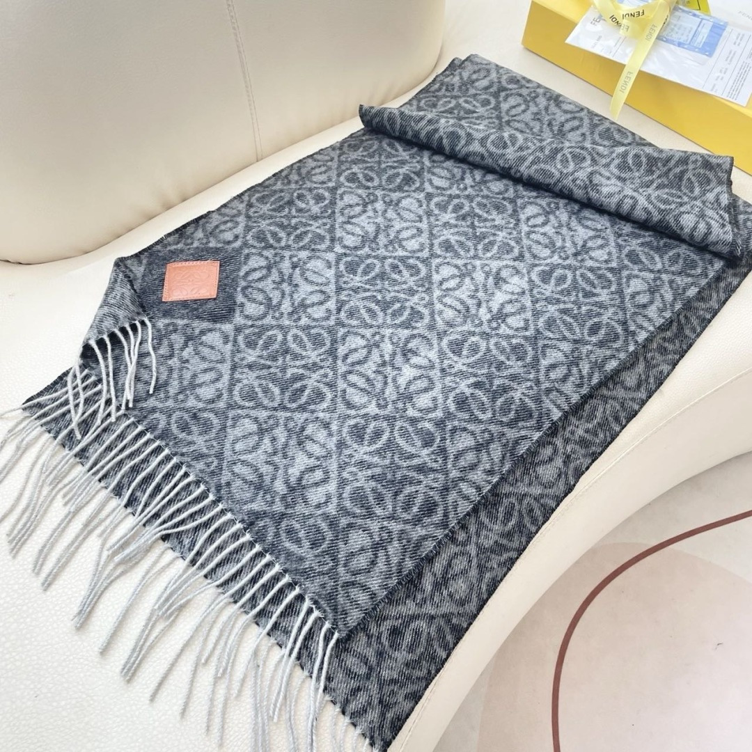 👑👑新款顶级原单中性款‼️罗意威【LW条纹长巾】很幸運拿到這個品牌的東西，真的不多見，很少在國內做訂單，