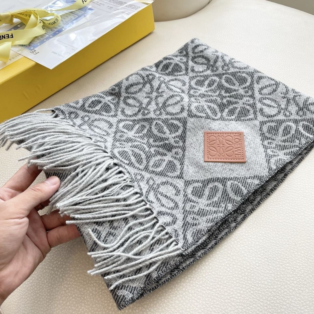 👑👑新款顶级原单中性款‼️罗意威【LW条纹长巾】很幸運拿到這個品牌的東西，真的不多見，很少在國內做訂單，