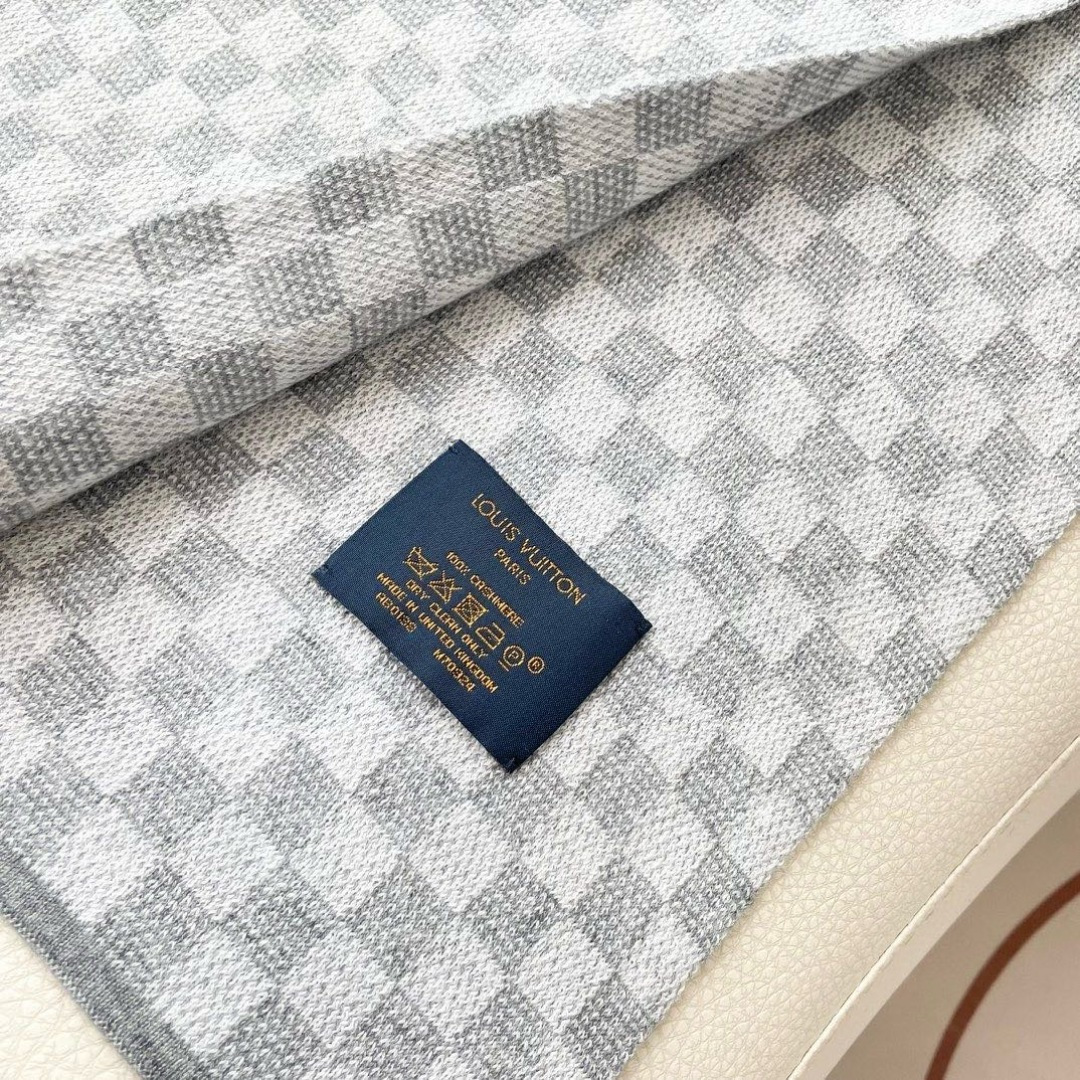 💋🌾专柜最新款💨LV火爆来袭💥🎊顶级色织工艺。此工艺只有大牌纯正代工厂才有的工艺‼️100%顶级针织加羊