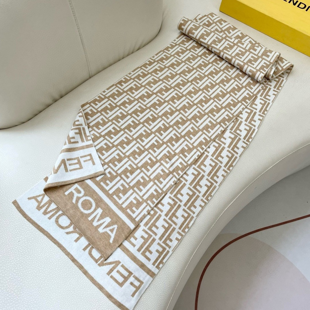 爆款上新 情侣款👍👍芬迪 独家牛货🐂 奢华尽在尺寸之间，高端品质‼️具有超高羊绒品质才会被此品牌青睐‼️