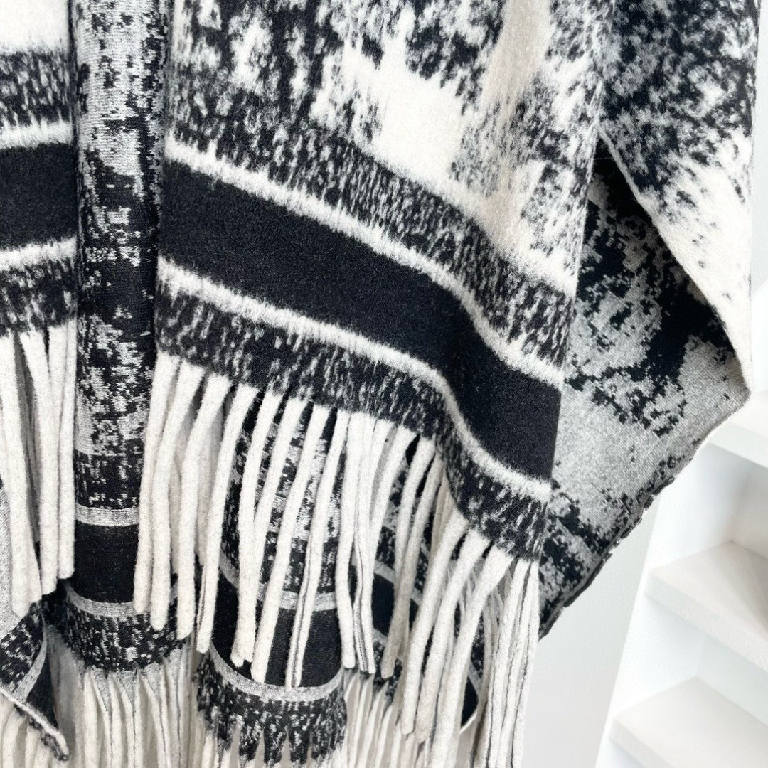 ✨重磅推荐‼️CD动物印花大方巾❗️围巾披肩毛毯三用，超级惊艳的一款！百分百保真！超唯美的一款正品订单，