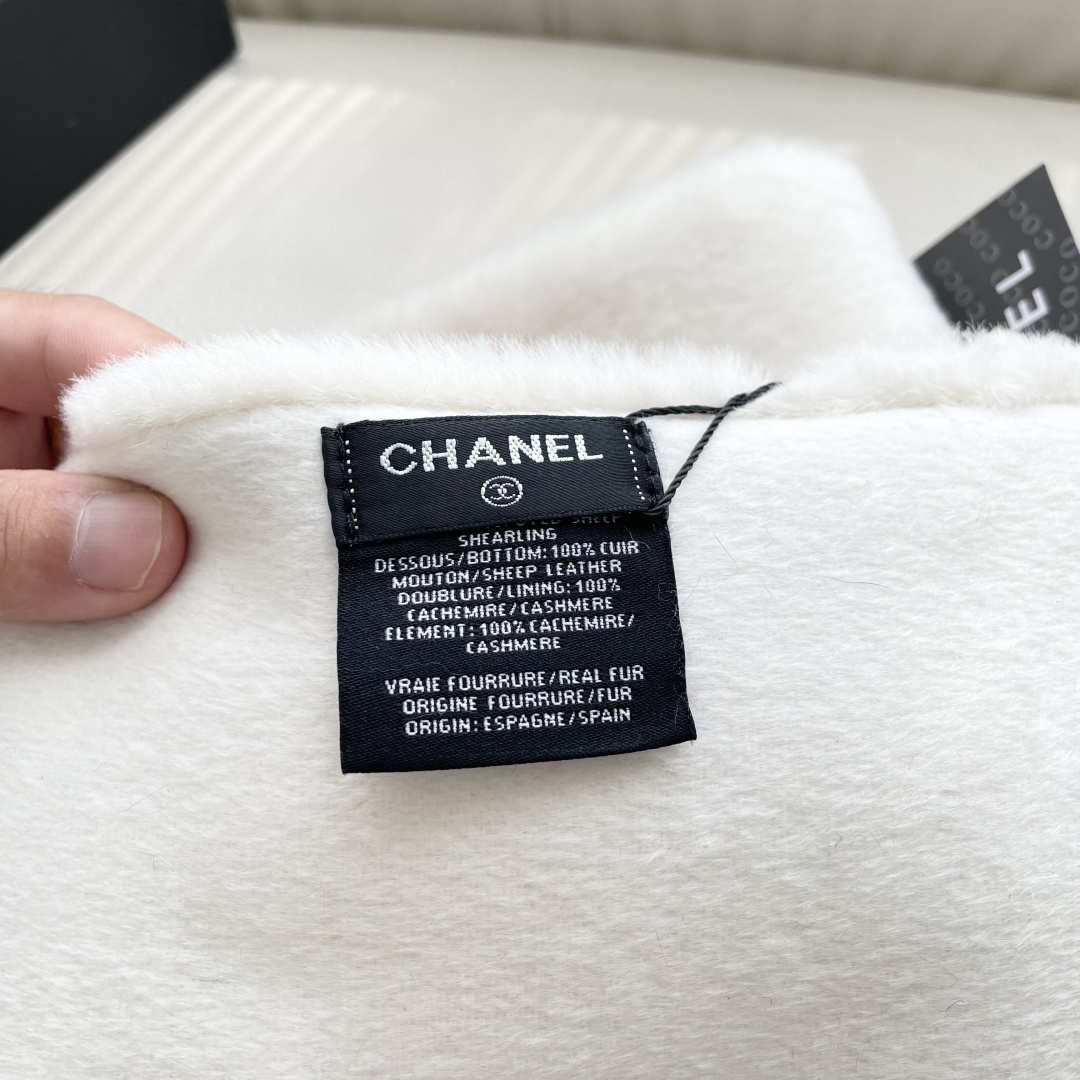 【▪️超级保暖Chanel秋冬新款！！！】简约奢华大气白富美，进口人工皮草和羊绒的结合，高级的范畴已不只