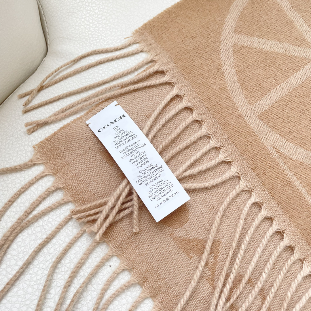 高版本✨【经典款】COACH经典 蔻驰披肩也太好看了吧！不仅有颜值还有品质，羊绒，手感超级软糯和舒服，尺