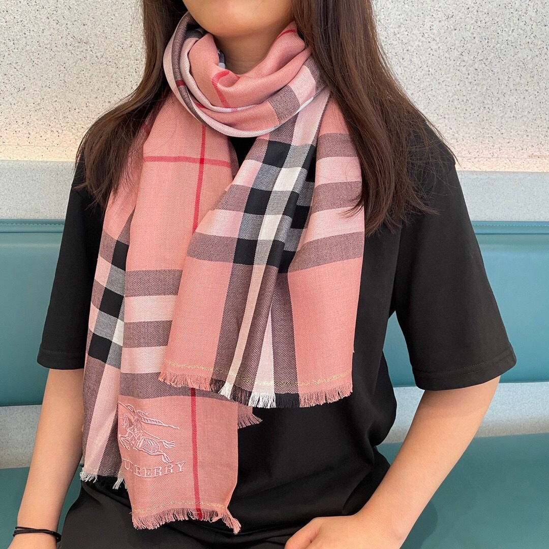 巴宝利💋新款到😍手慢🈚️抢‼️‼️👏💙顶级原单正品旷世绝美顶级高端货👼【绝对值得珍藏👍】👏香奈儿绝美百搭