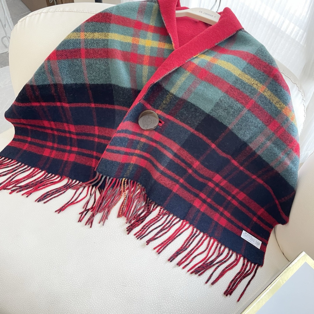 vivienne西太后 可披肩可围巾终于来啦，性价比爆棚的原单西太后土星双色羊毛围巾温暖又百搭。秋冬羊毛