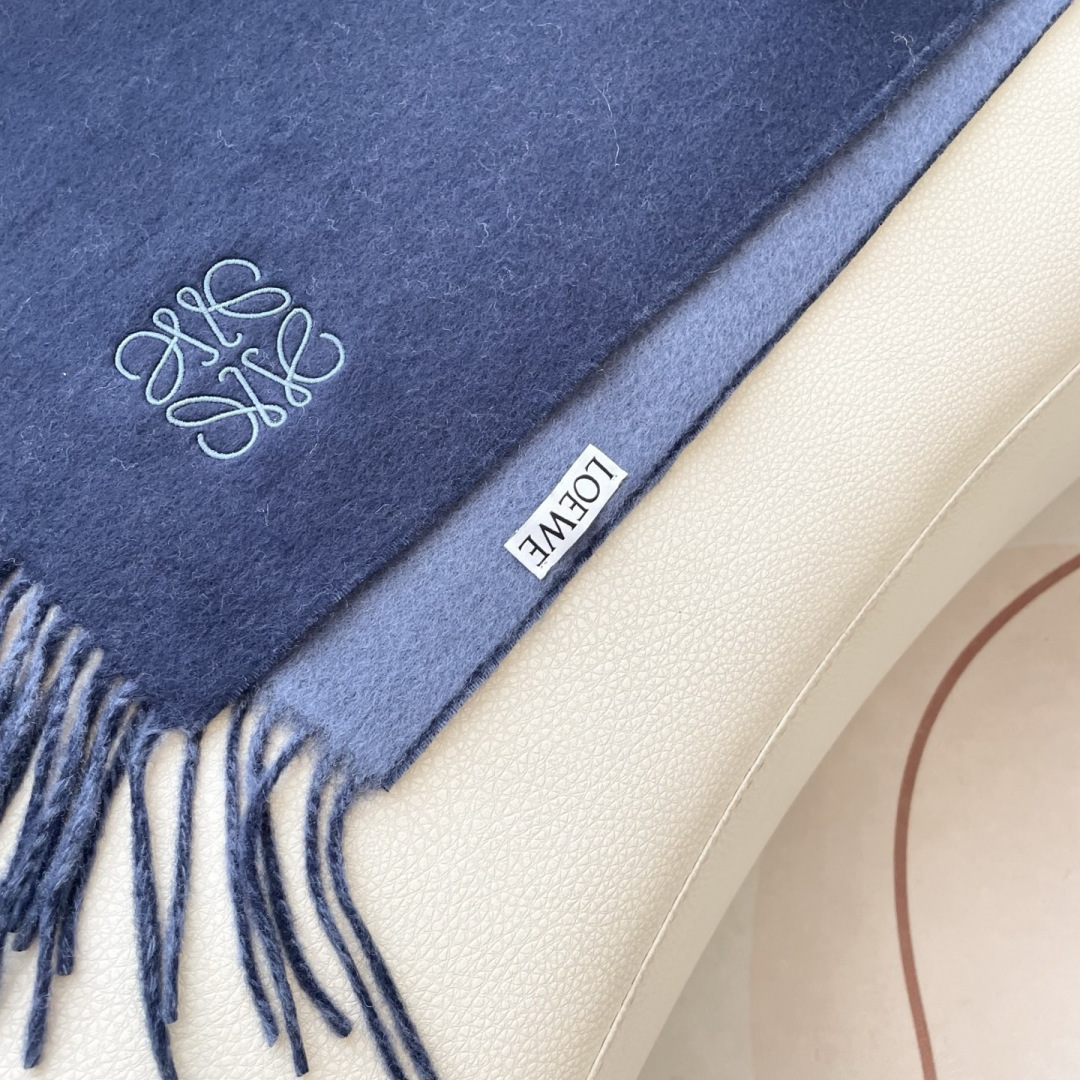 👑👑顶级原单中性款‼️罗意威 很幸運拿到這個品牌的東西，真的不多見，很少在國內做訂單，款式真的少的可怜❗