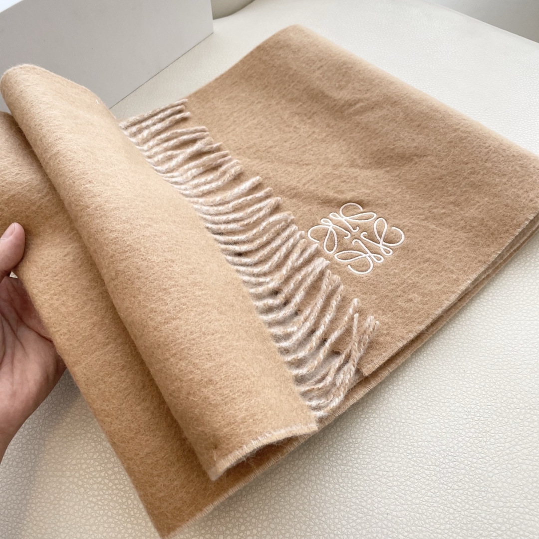 👑👑顶级原单中性款‼️罗意威 很幸運拿到這個品牌的東西，真的不多見，很少在國內做訂單，款式真的少的可怜❗