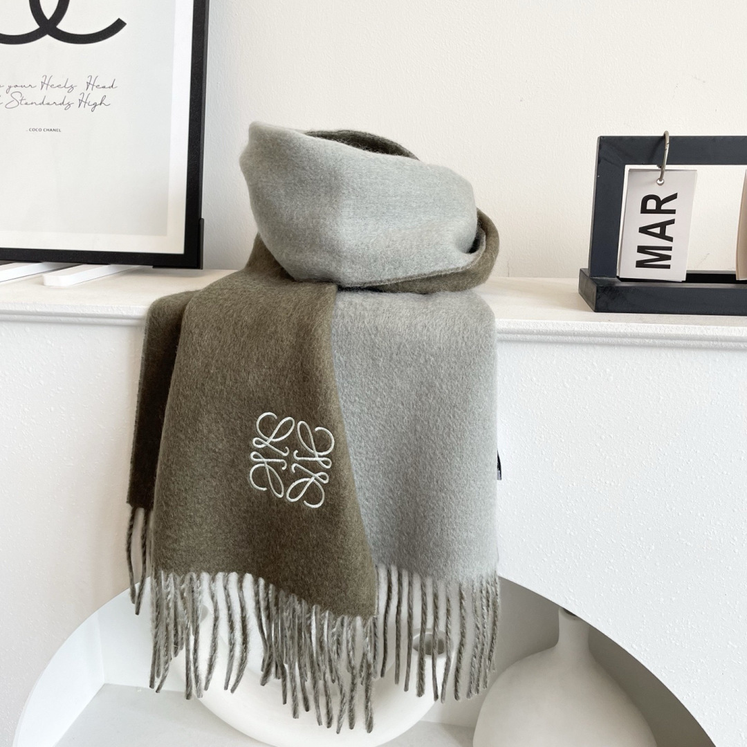 👑👑顶级原单中性款‼️罗意威 很幸運拿到這個品牌的東西，真的不多見，很少在國內做訂單，款式真的少的可怜❗