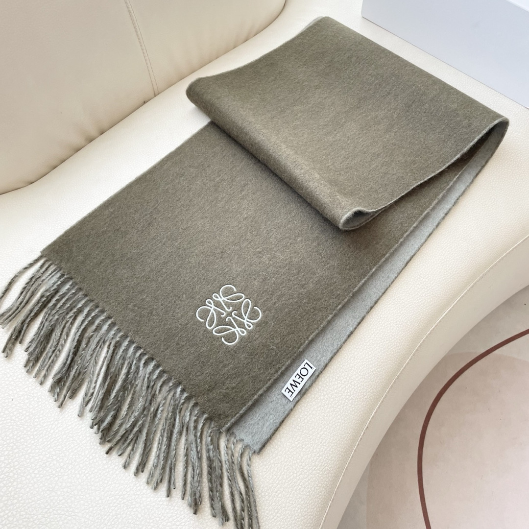 👑👑顶级原单中性款‼️罗意威 很幸運拿到這個品牌的東西，真的不多見，很少在國內做訂單，款式真的少的可怜❗