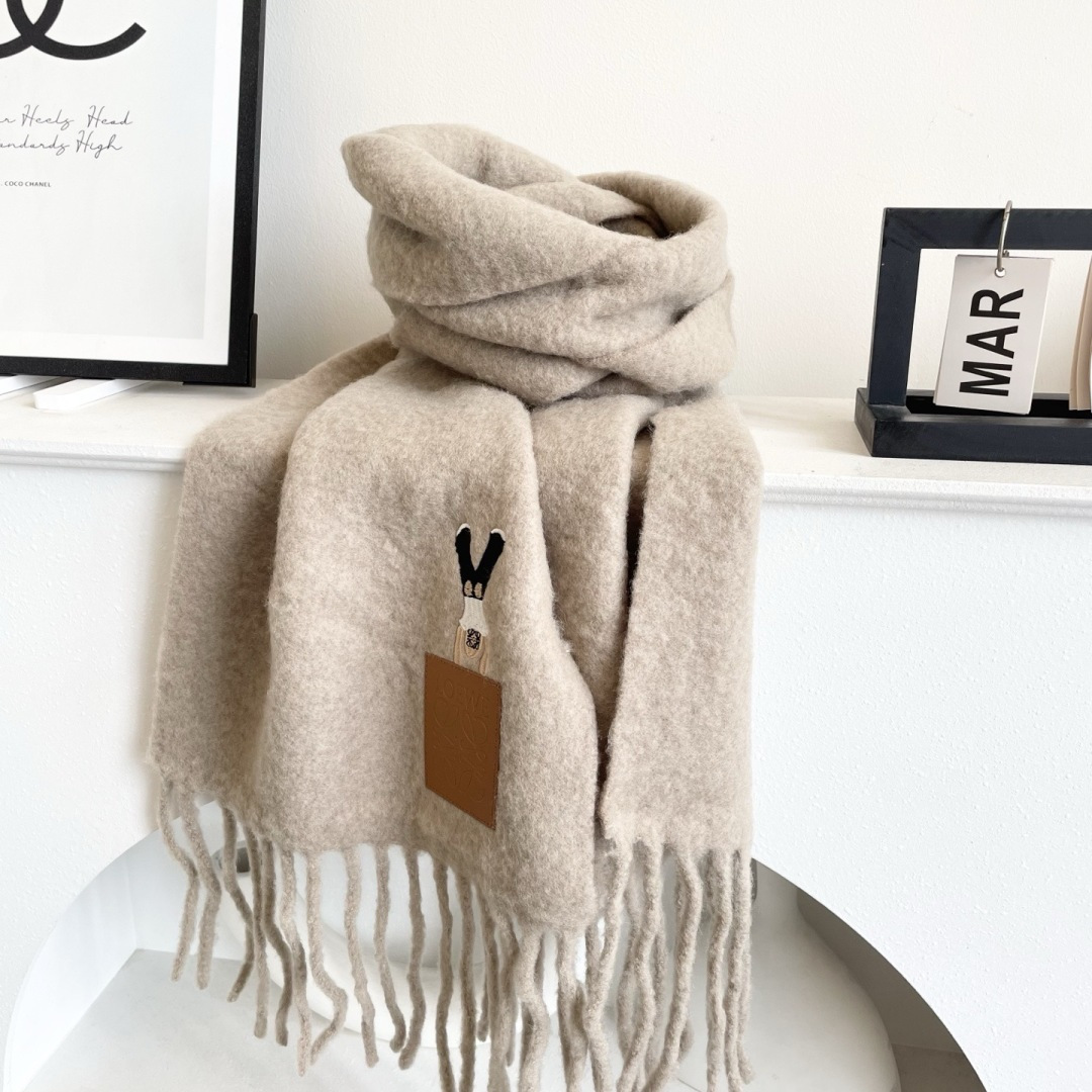 ❤️️2025年罗意威超美新款马海毛围巾！超级推荐入手！】质感好货！主打的马海毛围巾~据说超难买哦！！打