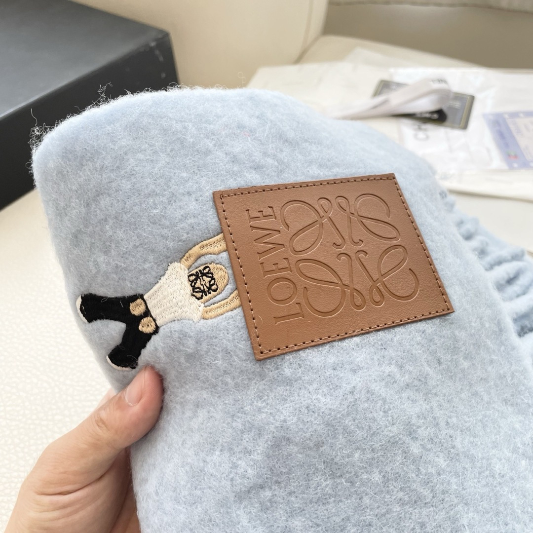 ❤️️2025年罗意威超美新款马海毛围巾！超级推荐入手！】质感好货！主打的马海毛围巾~据说超难买哦！！打