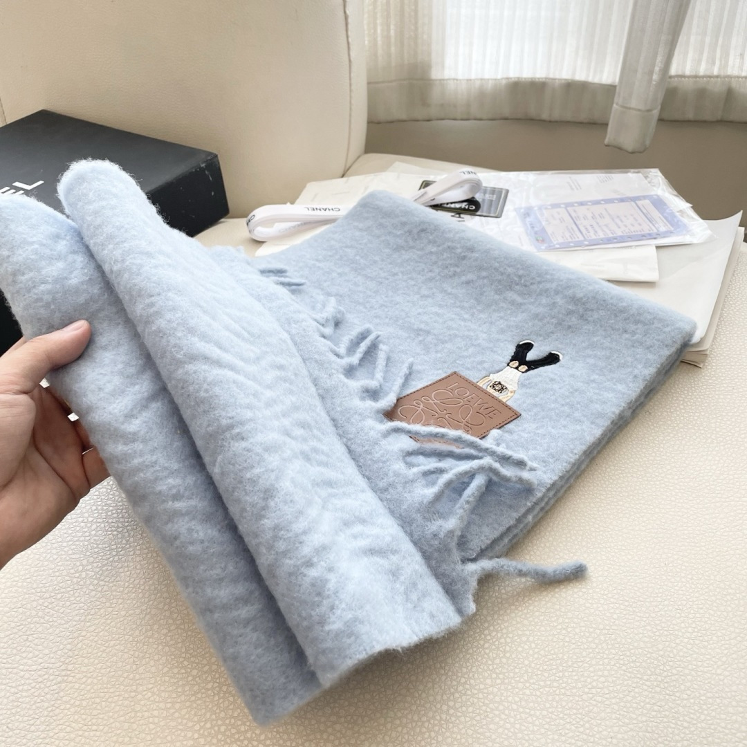 ❤️️2025年罗意威超美新款马海毛围巾！超级推荐入手！】质感好货！主打的马海毛围巾~据说超难买哦！！打