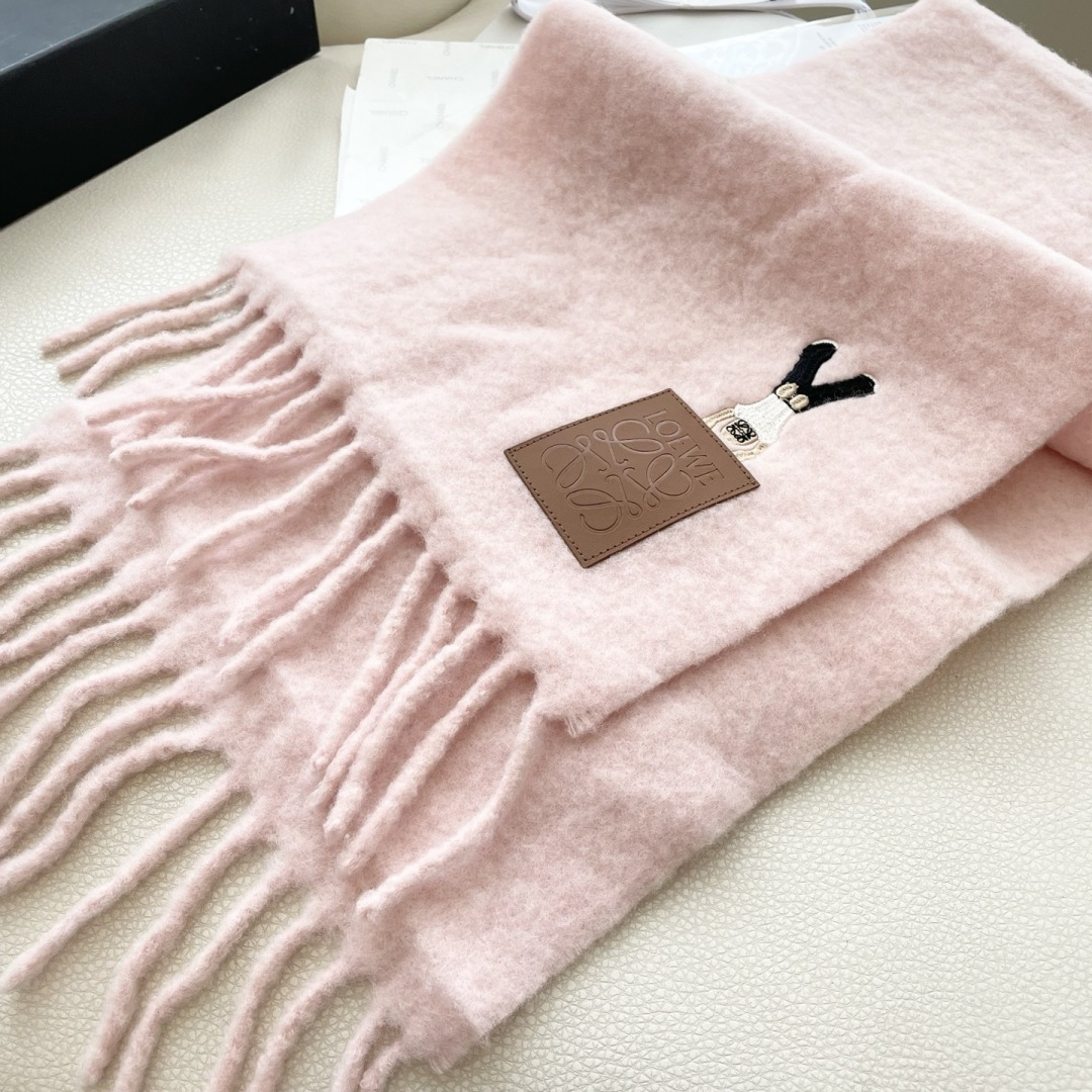 ❤️️2025年罗意威超美新款马海毛围巾！超级推荐入手！】质感好货！主打的马海毛围巾~据说超难买哦！！打