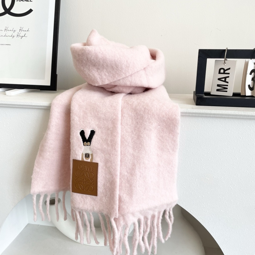 ❤️️2025年罗意威超美新款马海毛围巾！超级推荐入手！】质感好货！主打的马海毛围巾~据说超难买哦！！打