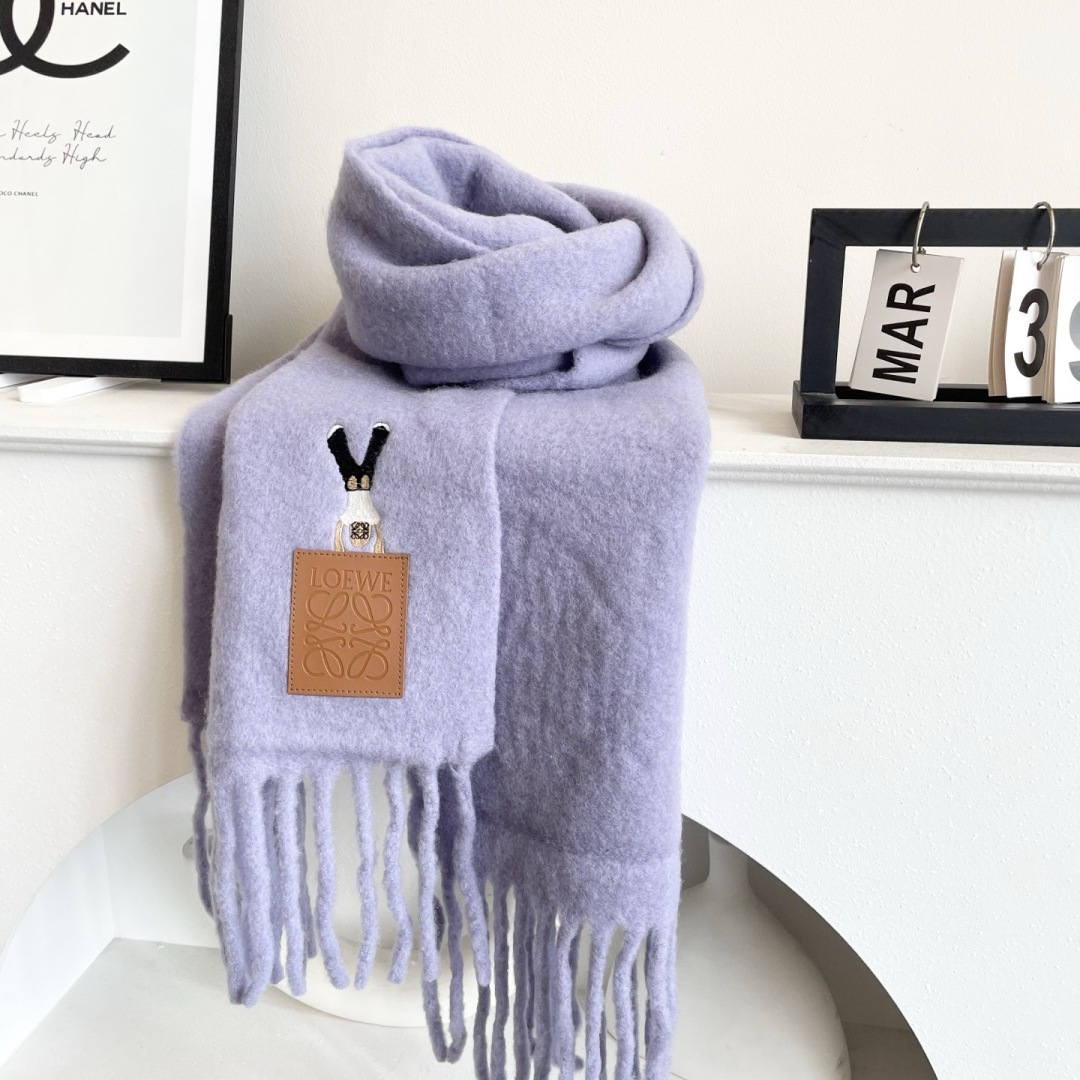 ❤️️2025年罗意威超美新款马海毛围巾！超级推荐入手！】质感好货！主打的马海毛围巾~据说超难买哦！！打
