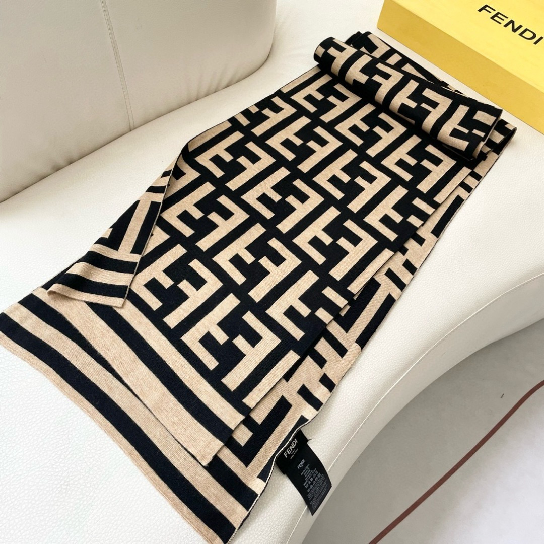 爆款上新 情侣款👍👍芬迪 独家牛货🐂 奢华尽在尺寸之间，高端品质‼️具有超高羊绒品质才会被此品牌青睐‼️