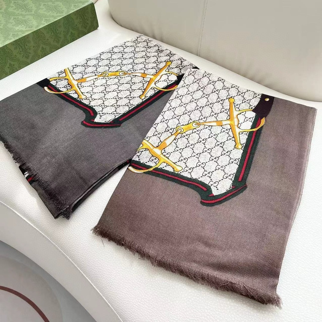 高版本 牛❗️稳稳的“高段位”！！全网最高版本❗️】时髦过冬！！Gucci秋冬新款提花双面围巾！高端奢华