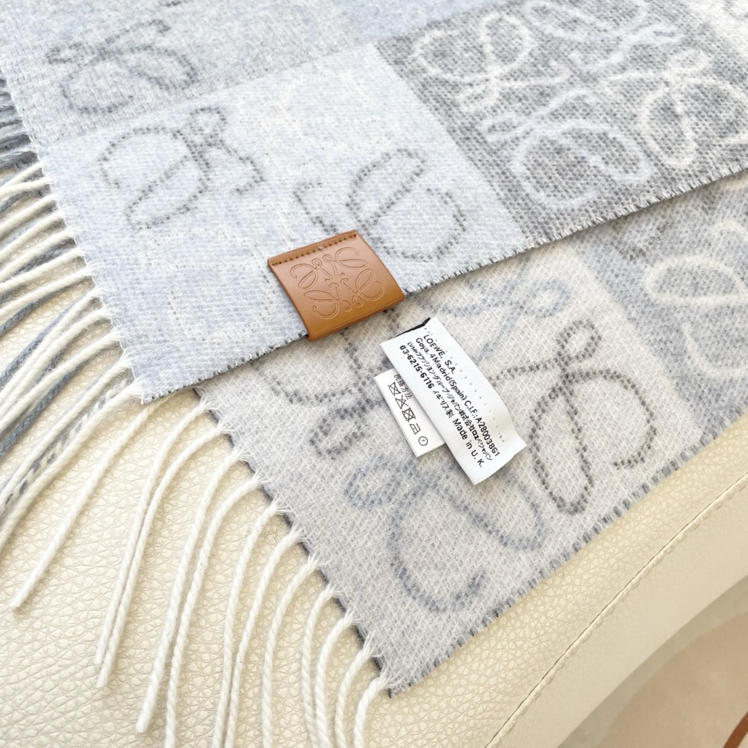 👑👑顶级原单中性款‼️罗意威【LW条纹长巾】很幸運拿到這個品牌的東西，真的不多見，很少在國內做訂單，款式