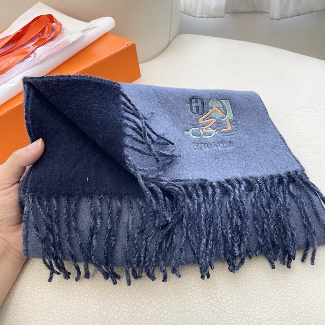 上新2025爱马仕双面男女款围巾且买且珍惜😍~都是出口订单所以比较难遇❤️东西讲究少而精😍好看的一定要收