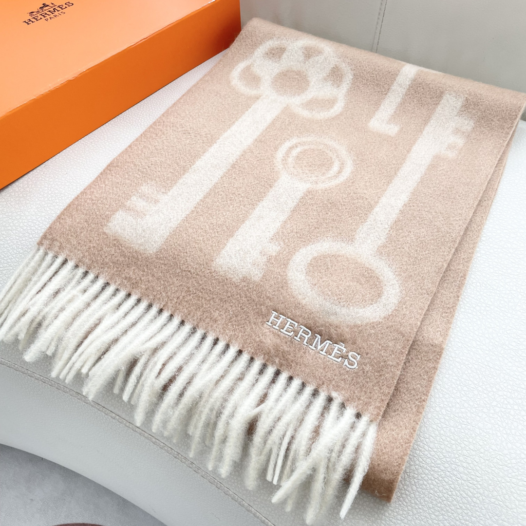 上新2025爱马仕男女款围巾且买且珍惜😍~都是出口订单所以比较难遇❤️东西讲究少而精😍好看的一定要收😎这