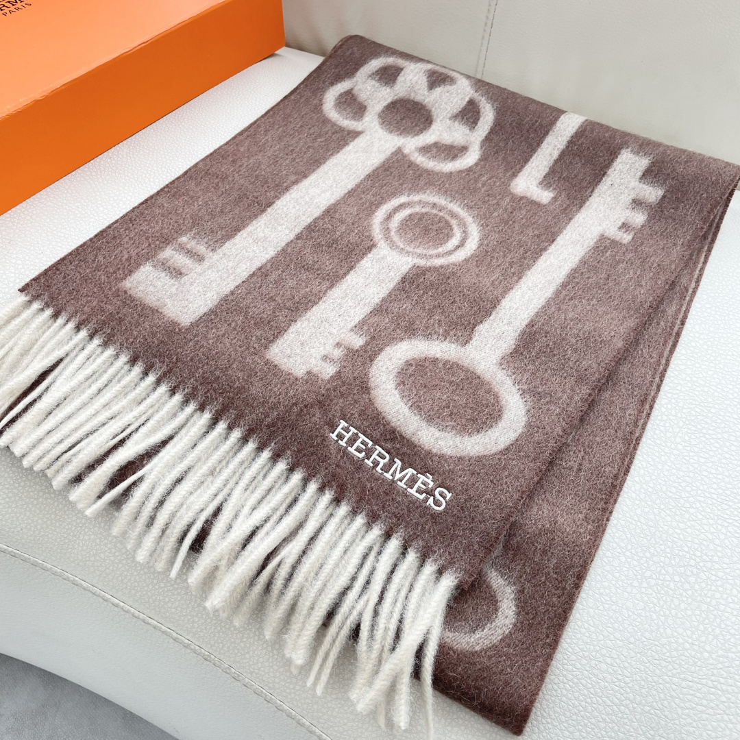 上新2025爱马仕男女款围巾且买且珍惜😍~都是出口订单所以比较难遇❤️东西讲究少而精😍好看的一定要收😎这