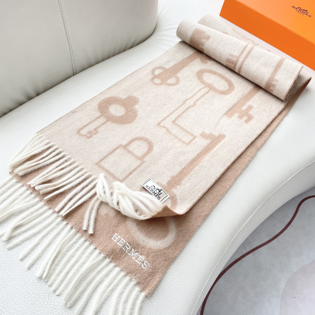 上新2025爱马仕男女款围巾且买且珍惜😍~都是出口订单所以比较难遇❤️东西讲究少而精😍好看的一定要收😎这