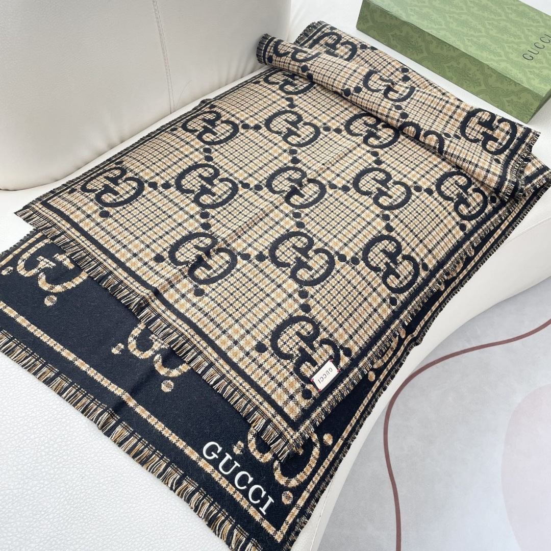 Gucci · 古奇经典羊绒披肩围巾❗来个硬货.麻溜的安排上.纯正出口❗原订单已经交货一批，其中一批刚过