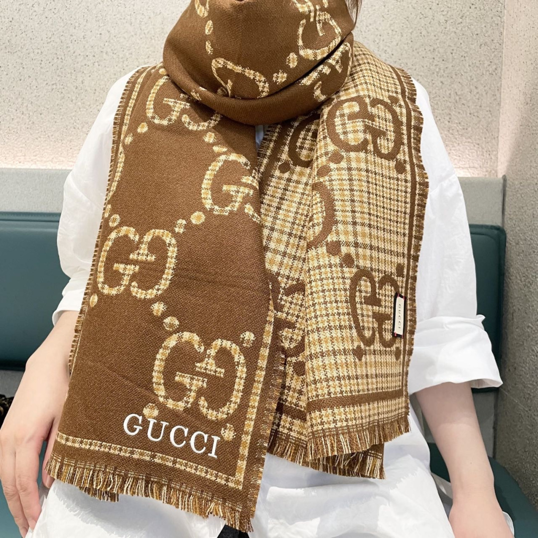 Gucci · 古奇经典羊绒披肩围巾❗来个硬货.麻溜的安排上.纯正出口❗原订单已经交货一批，其中一批刚过