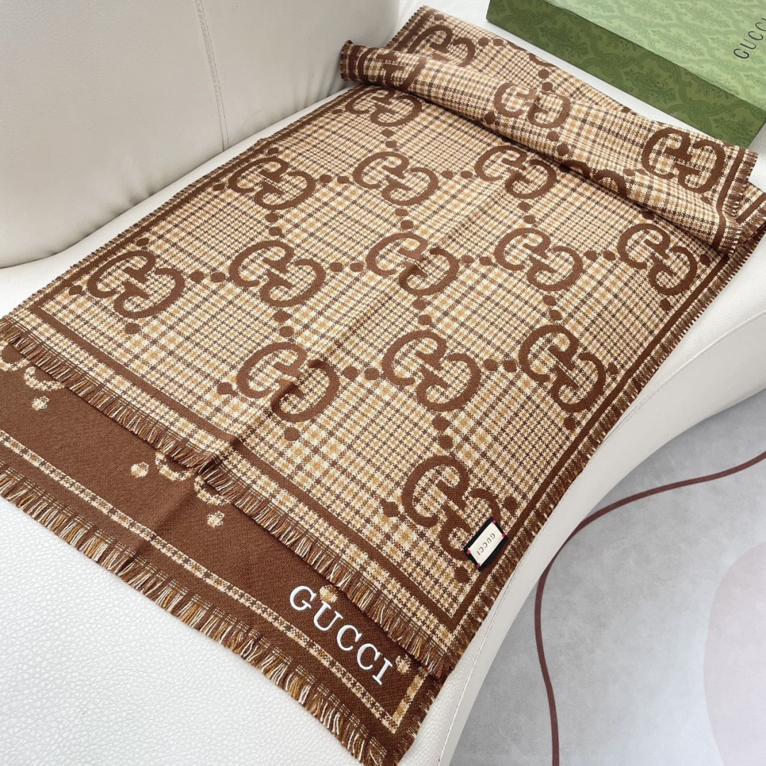 Gucci · 古奇经典羊绒披肩围巾❗来个硬货.麻溜的安排上.纯正出口❗原订单已经交货一批，其中一批刚过