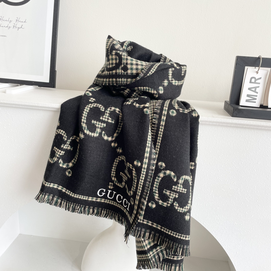 Gucci · 古奇经典羊绒披肩围巾❗来个硬货.麻溜的安排上.纯正出口❗原订单已经交货一批，其中一批刚过