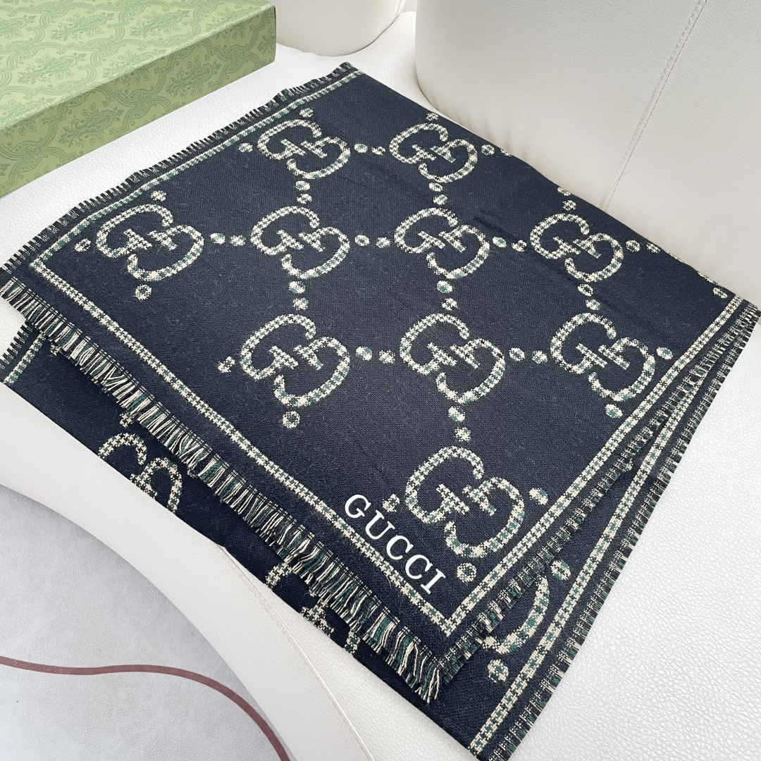 Gucci · 古奇经典羊绒披肩围巾❗来个硬货.麻溜的安排上.纯正出口❗原订单已经交货一批，其中一批刚过