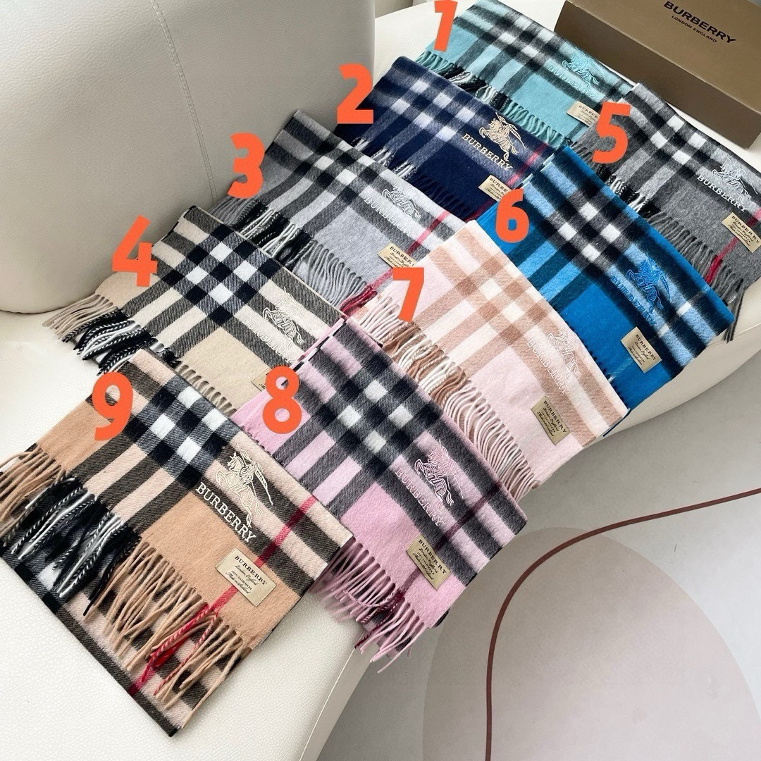 王牌口碑burberry深度水波纹经典羊绒格子围巾‼专柜最新品相，目前专柜都换上了新标👍经典中的经典.全