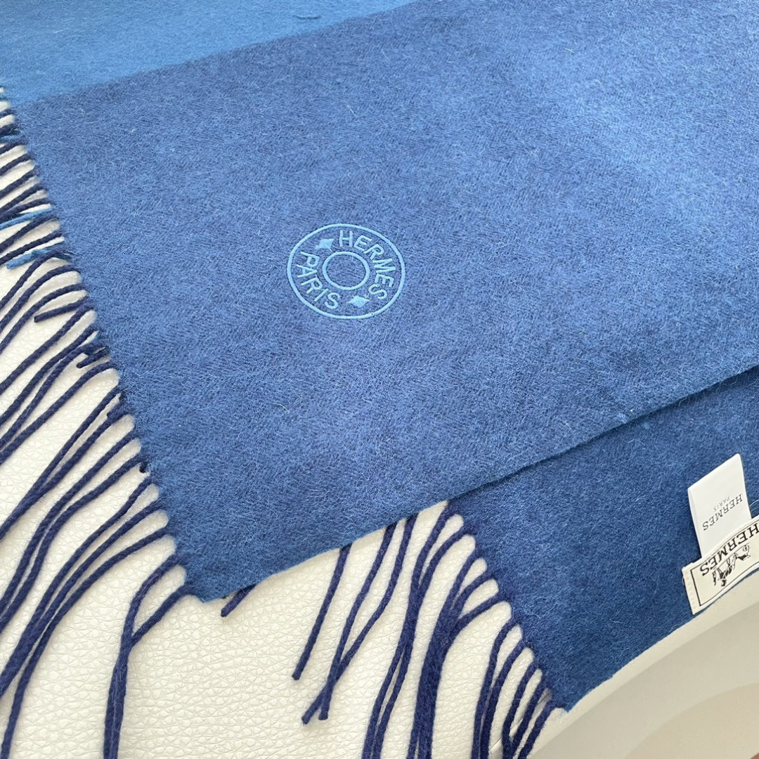 上新2025爱马仕男女款围巾且买且珍惜😍~都是出口订单所以比较难遇❤️东西讲究少而精😍好看的一定要收😎这