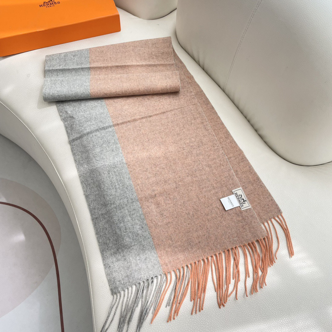 上新2025爱马仕男女款围巾且买且珍惜😍~都是出口订单所以比较难遇❤️东西讲究少而精😍好看的一定要收😎这