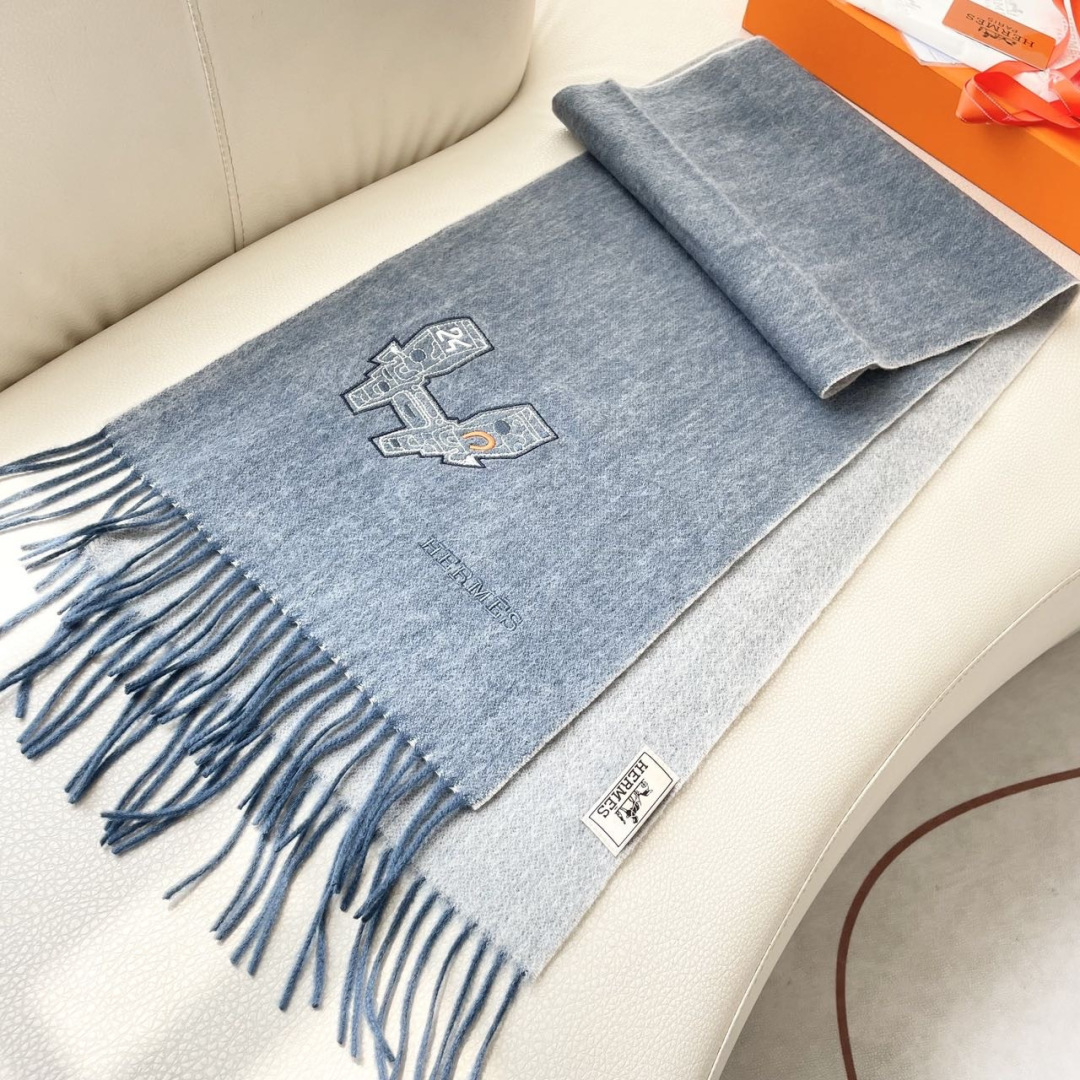 上新2025爱马仕男女款围巾且买且珍惜😍~都是出口订单所以比较难遇❤️东西讲究少而精😍好看的一定要收😎这