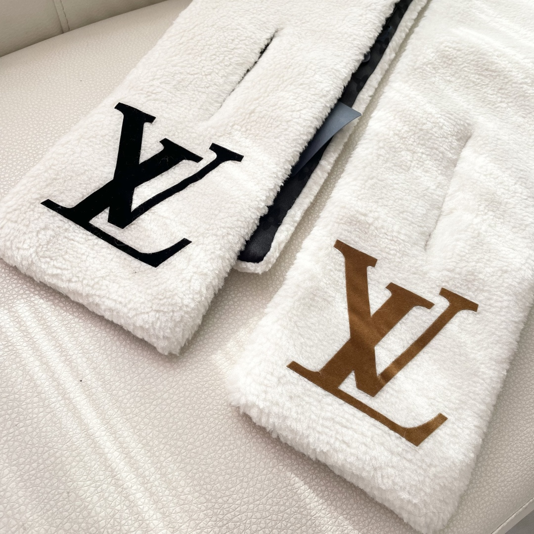 新款出货】❗️❗️LV Shearling泰迪围巾 秋冬大衣好朋友！最新款，，放出来的量不大基本是秒空，