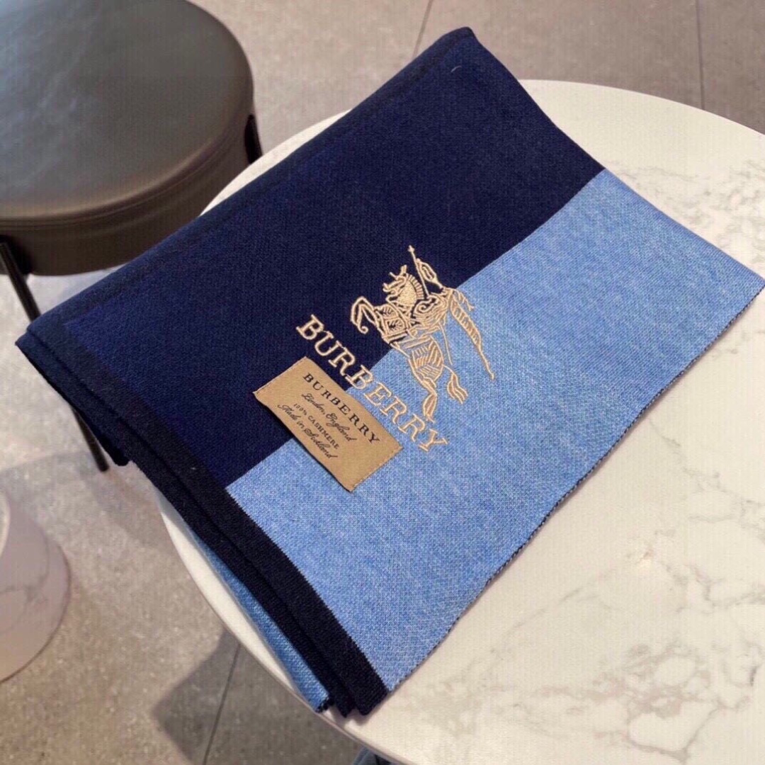 爆款上新 情侣款👍👍B家【经典战马】货🐂 奢华尽在尺寸之间，高端品质‼️具有超高羊绒品质才会被此品牌青睐