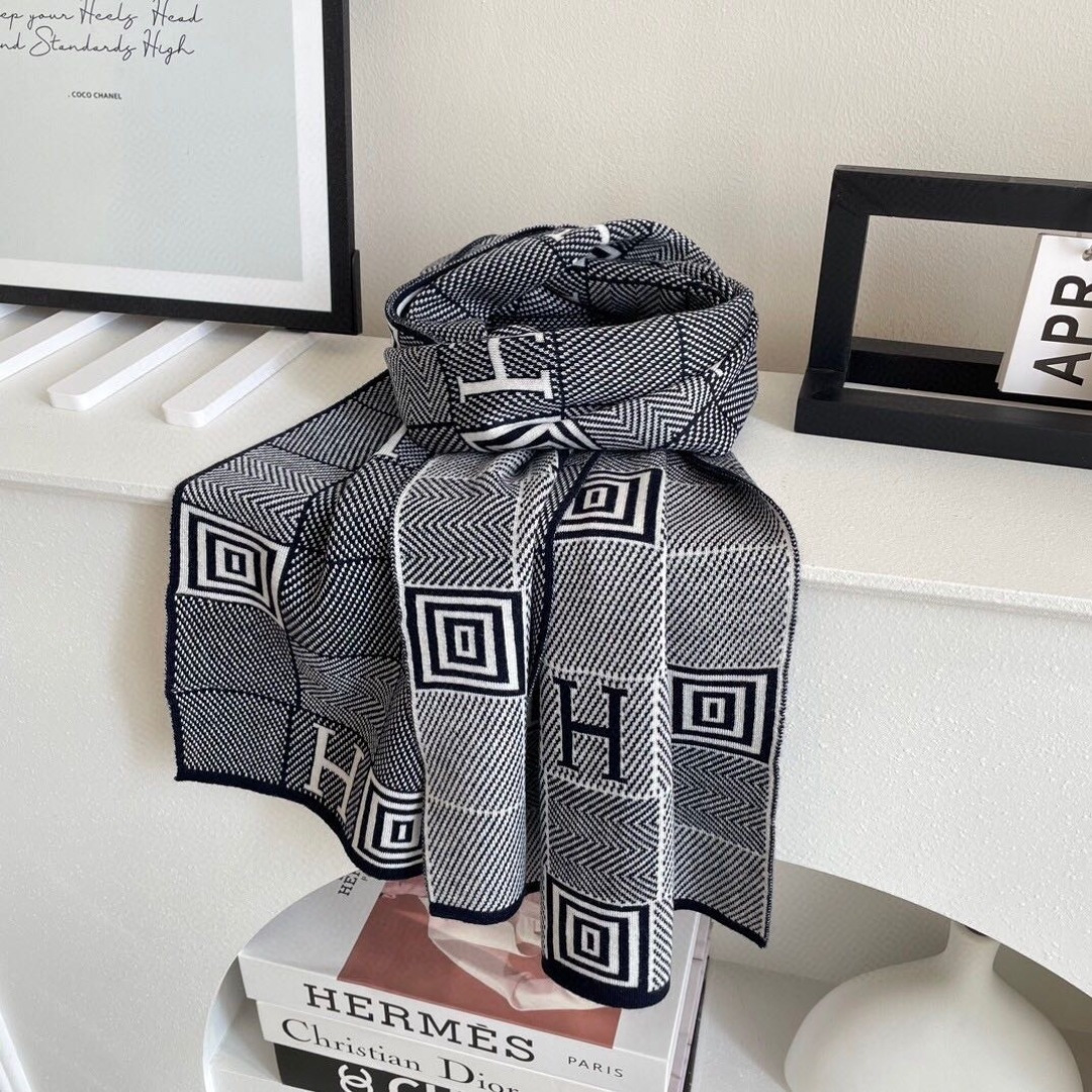 爆款上新 情侣款👍👍爱马仕 独家牛货🐂 奢华尽在尺寸之间，高端品质‼️具有超高羊绒品质才会被此品牌青睐‼