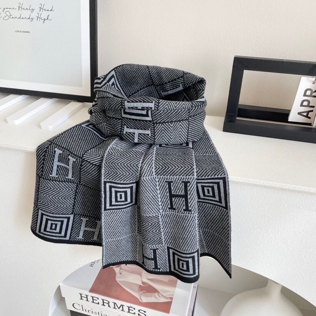 爆款上新 情侣款👍👍爱马仕 独家牛货🐂 奢华尽在尺寸之间，高端品质‼️具有超高羊绒品质才会被此品牌青睐‼