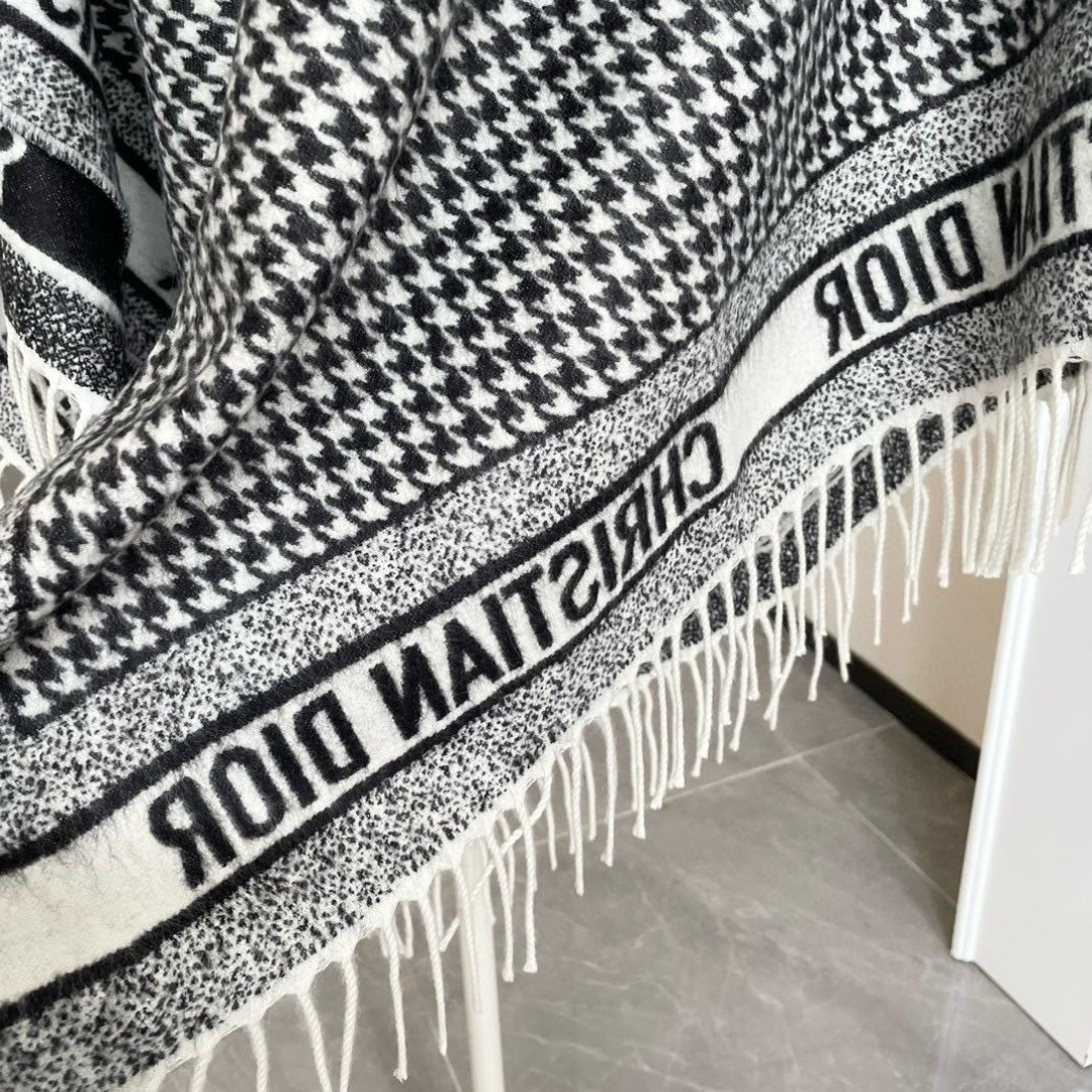 ✨国内最好NO.1❗️~即将火爆代购圈，今年大披肩真的好火爆。，因为实物真的很震撼，绝逼好东西👍❗️Di